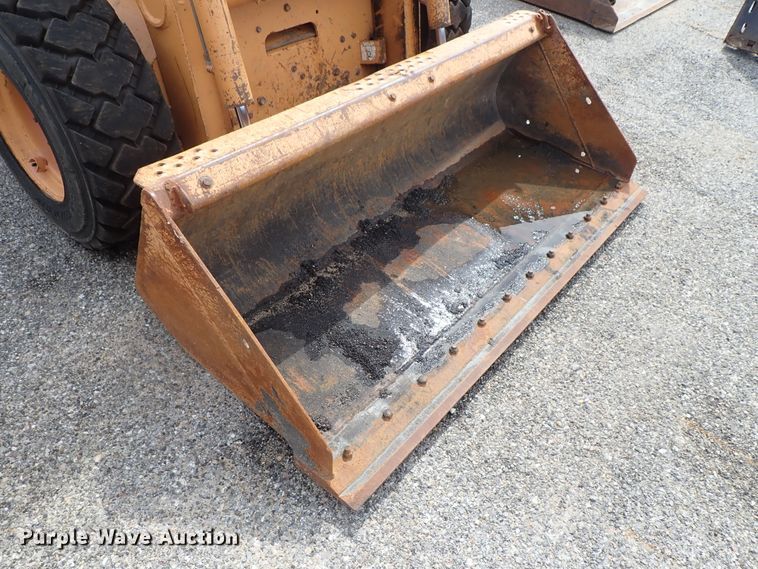 image for item DE1064 2003 Case 85XT skid steer