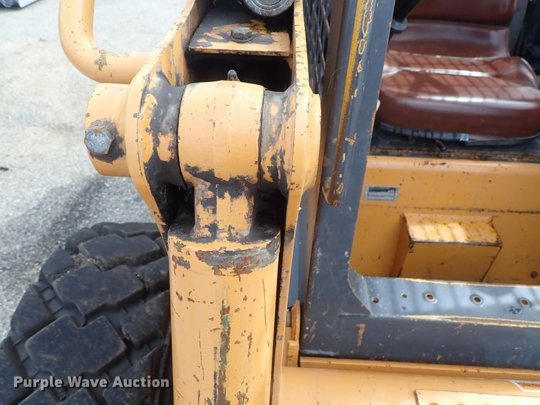 image for item DE1064 2003 Case 85XT skid steer