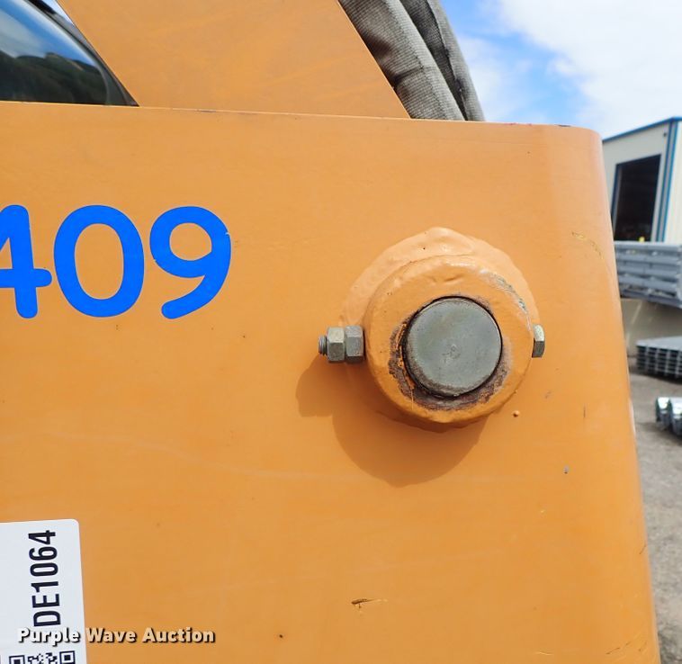 image for item DE1064 2003 Case 85XT skid steer