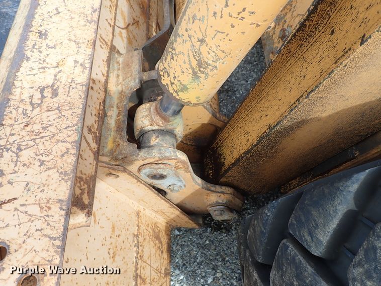 image for item DE1064 2003 Case 85XT skid steer