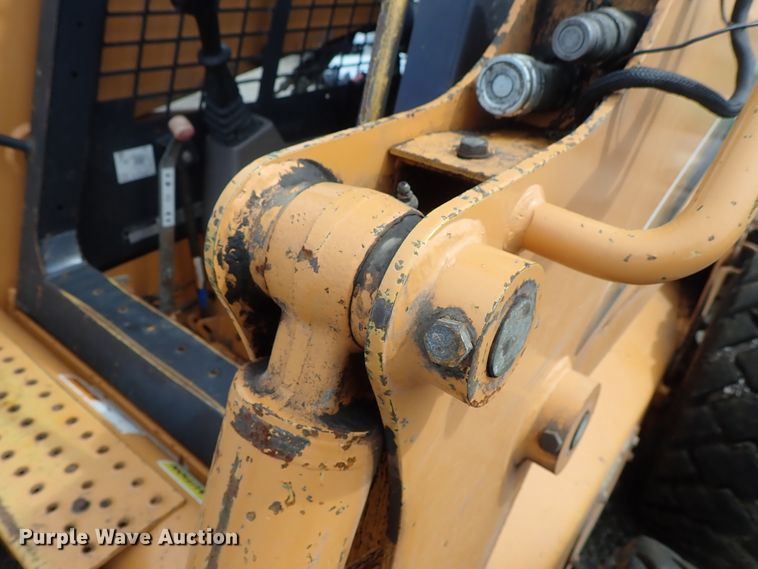 image for item DE1064 2003 Case 85XT skid steer