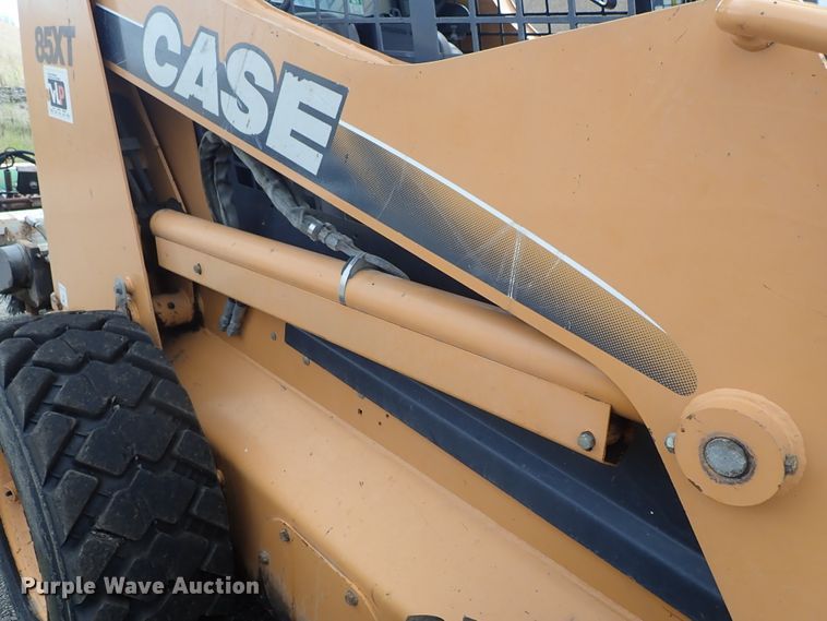 image for item DE1064 2003 Case 85XT skid steer
