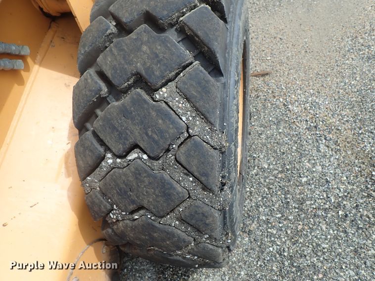 image for item DE1064 2003 Case 85XT skid steer