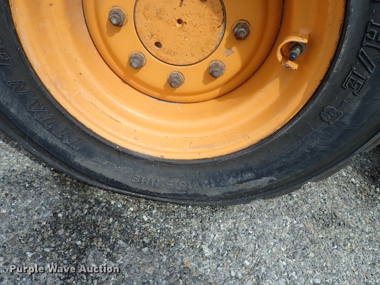 image for item DE1064 2003 Case 85XT skid steer