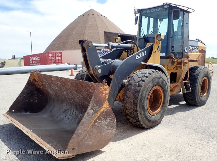image for item DE1067 2005 John Deere 624J wheel loader