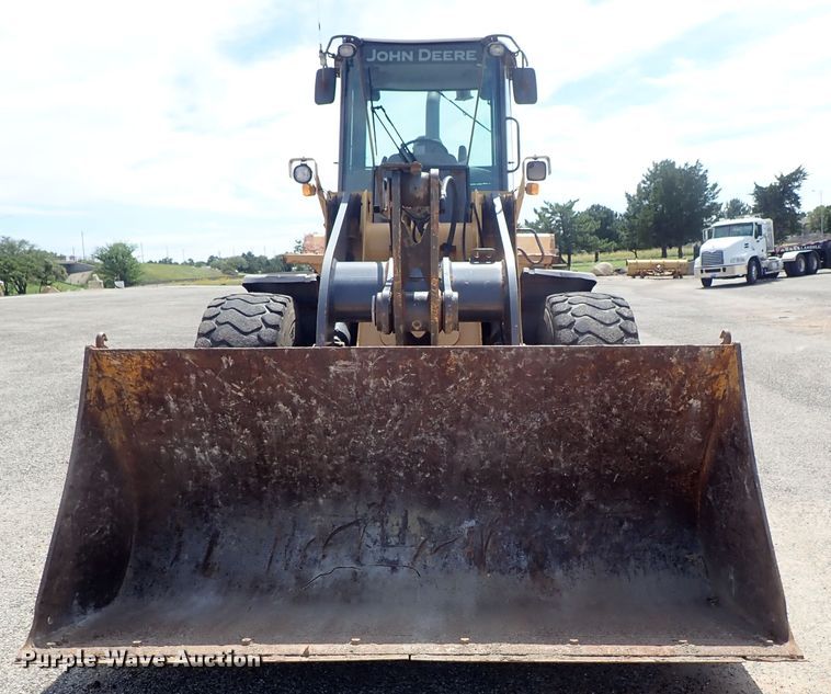 image for item DE1067 2005 John Deere 624J wheel loader