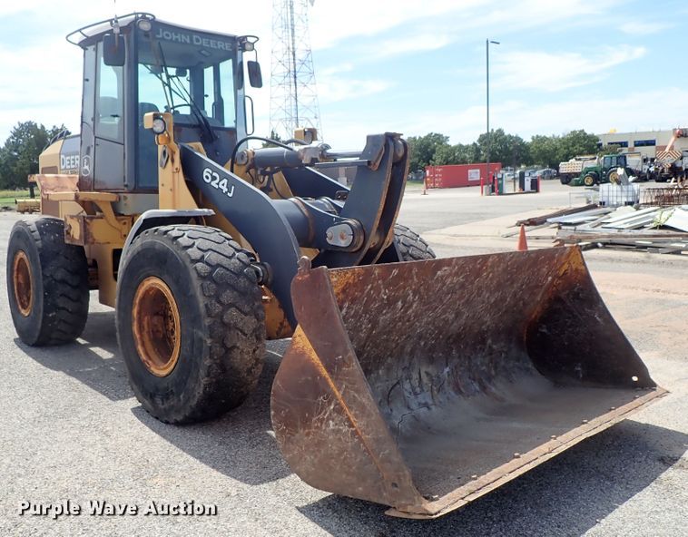 image for item DE1067 2005 John Deere 624J wheel loader