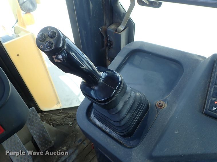 image for item DE1067 2005 John Deere 624J wheel loader