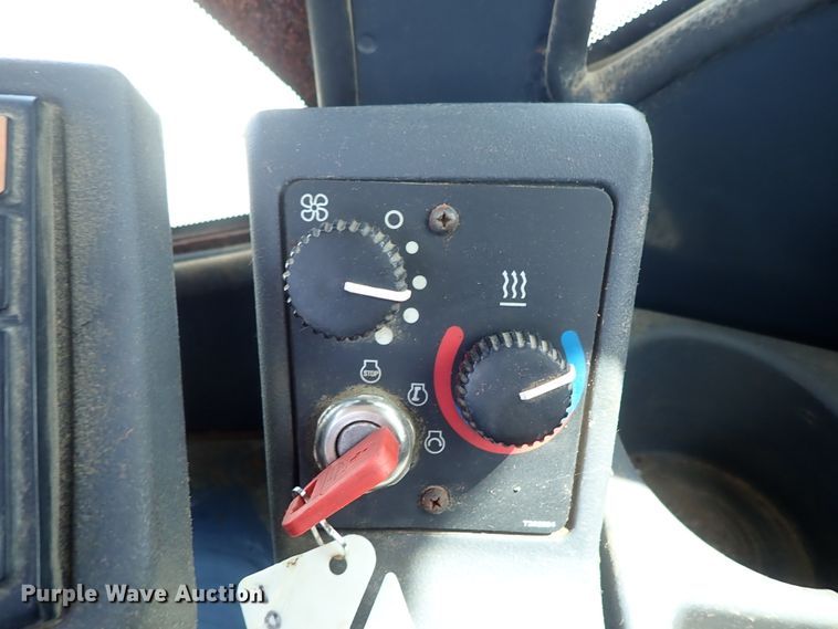 image for item DE1067 2005 John Deere 624J wheel loader