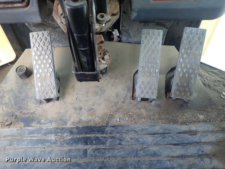 image for item DE1067 2005 John Deere 624J wheel loader