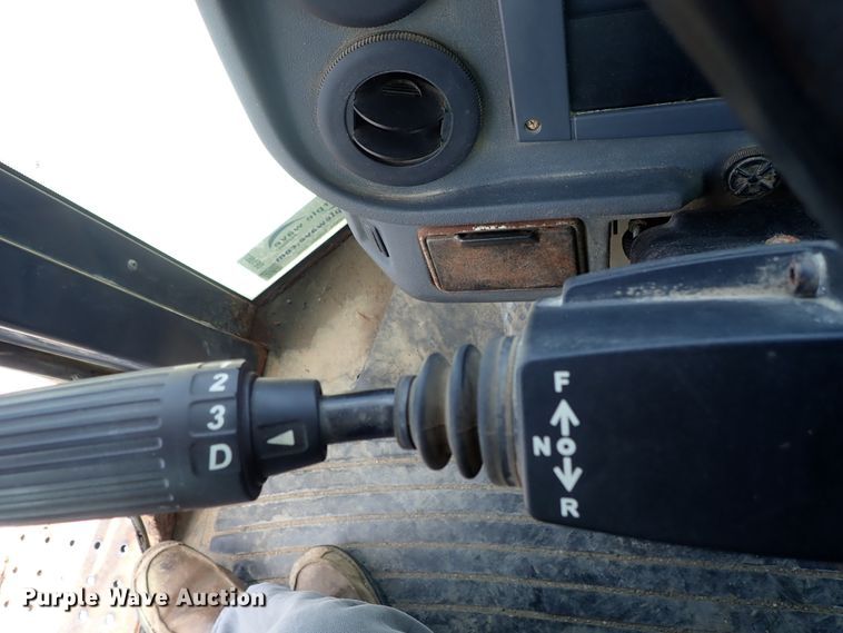 image for item DE1067 2005 John Deere 624J wheel loader