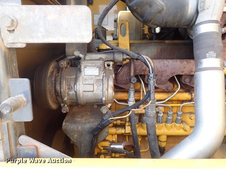 image for item DE1067 2005 John Deere 624J wheel loader