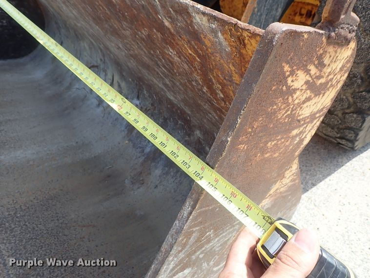 image for item DE1067 2005 John Deere 624J wheel loader