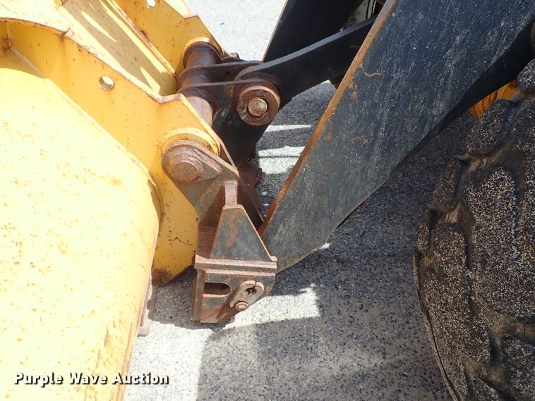 image for item DE1067 2005 John Deere 624J wheel loader