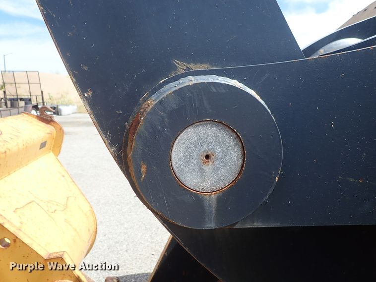 image for item DE1067 2005 John Deere 624J wheel loader