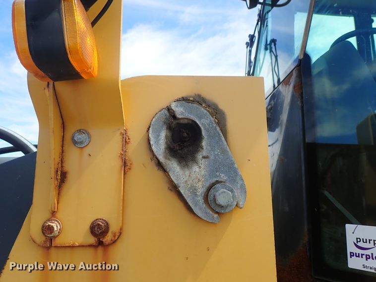 image for item DE1067 2005 John Deere 624J wheel loader