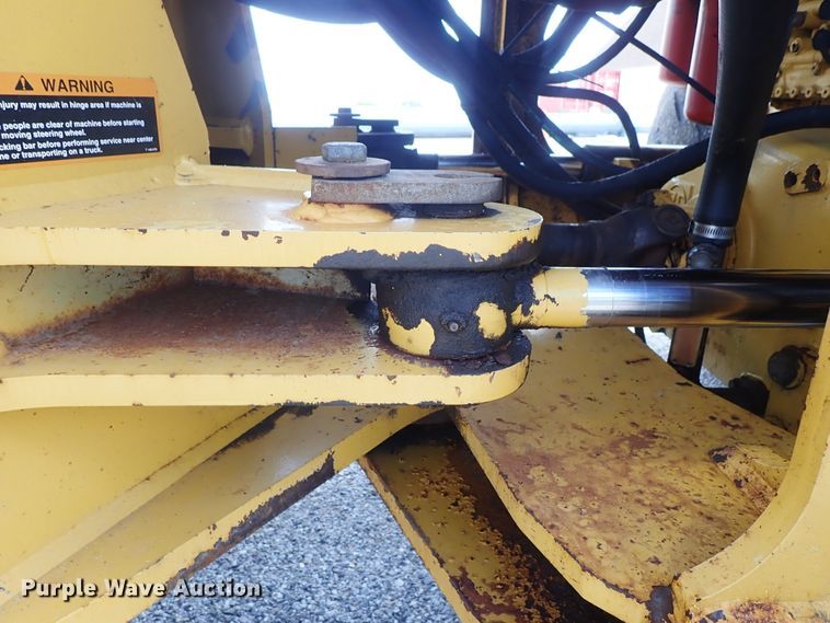 image for item DE1067 2005 John Deere 624J wheel loader