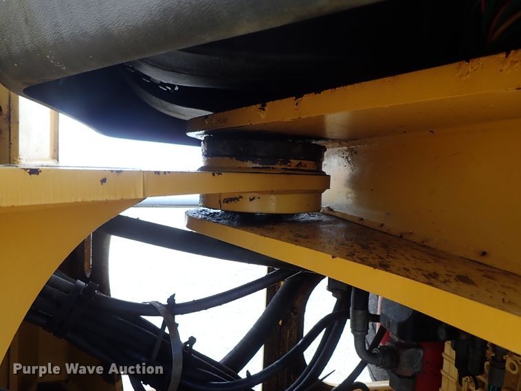 image for item DE1067 2005 John Deere 624J wheel loader