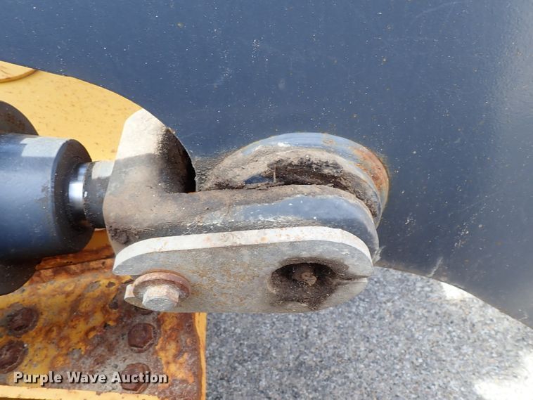 image for item DE1067 2005 John Deere 624J wheel loader