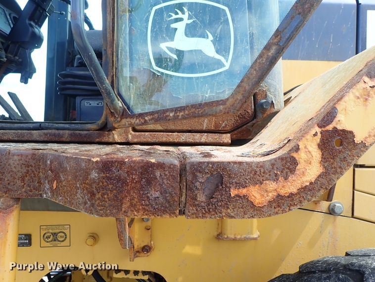 image for item DE1067 2005 John Deere 624J wheel loader