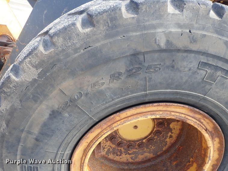 image for item DE1067 2005 John Deere 624J wheel loader