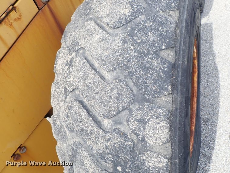 image for item DE1067 2005 John Deere 624J wheel loader