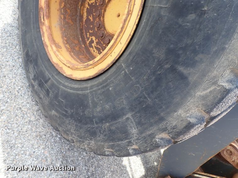 image for item DE1067 2005 John Deere 624J wheel loader