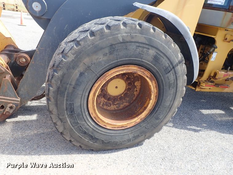 image for item DE1067 2005 John Deere 624J wheel loader