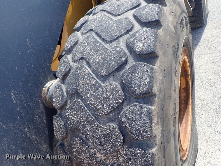 image for item DE1067 2005 John Deere 624J wheel loader