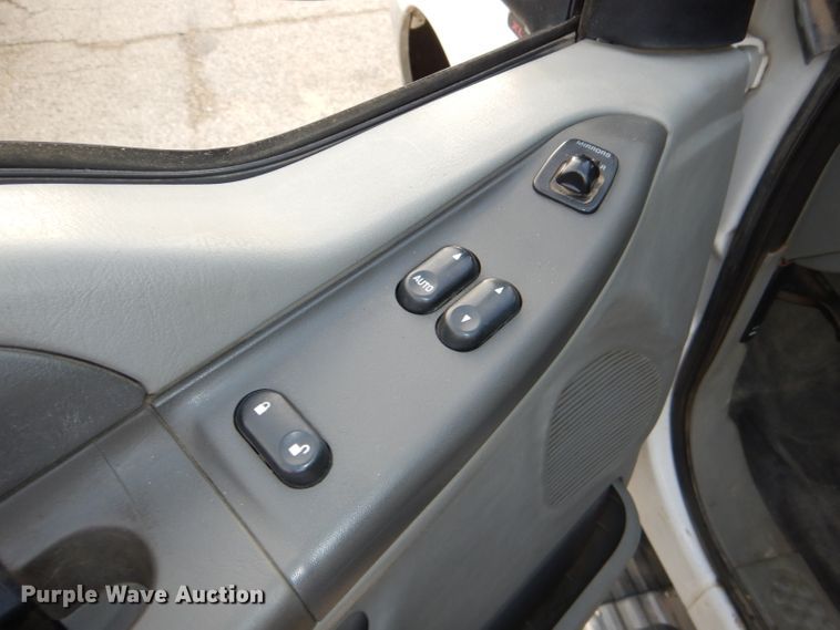 image for item DG4965 2004 Ford F350 Super Duty dump flatbed pickup truck