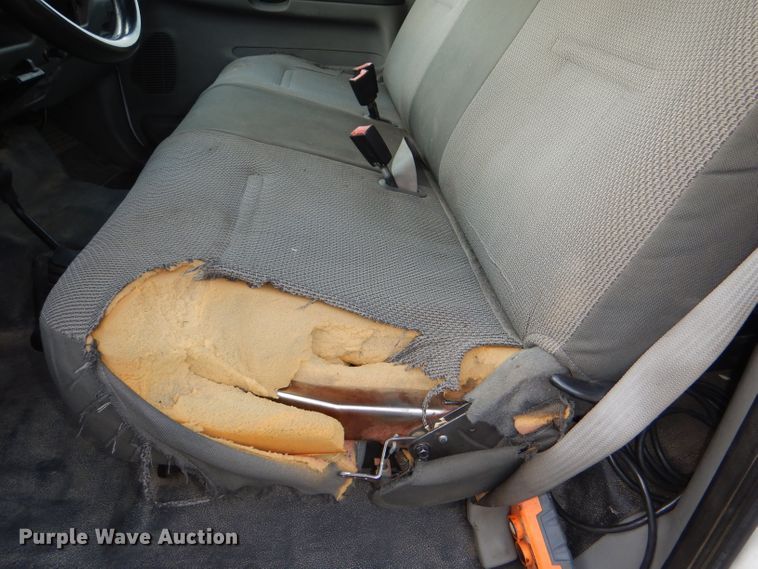 image for item DG4965 2004 Ford F350 Super Duty dump flatbed pickup truck