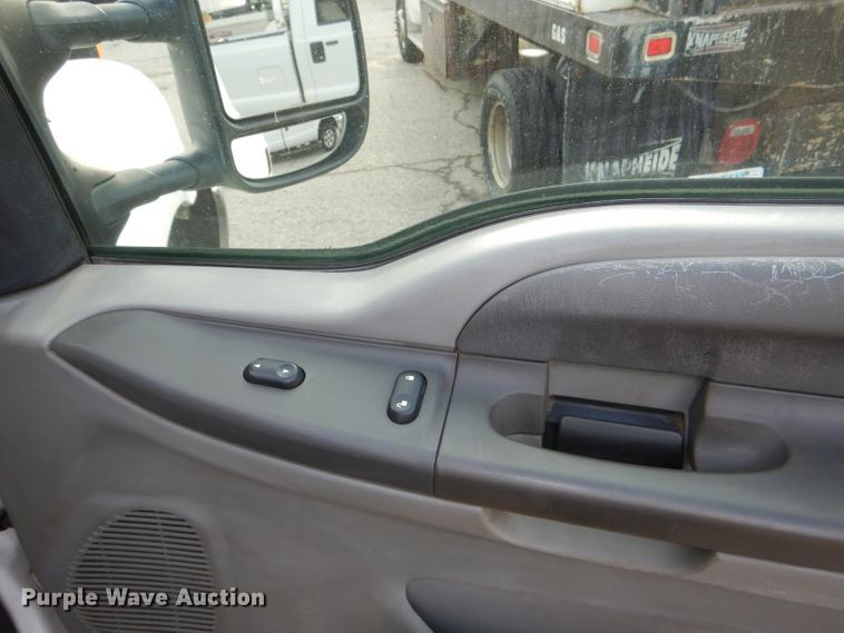 image for item DG4965 2004 Ford F350 Super Duty dump flatbed pickup truck