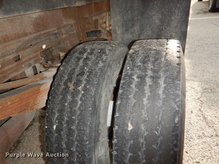 image for item DG4965 2004 Ford F350 Super Duty dump flatbed pickup truck