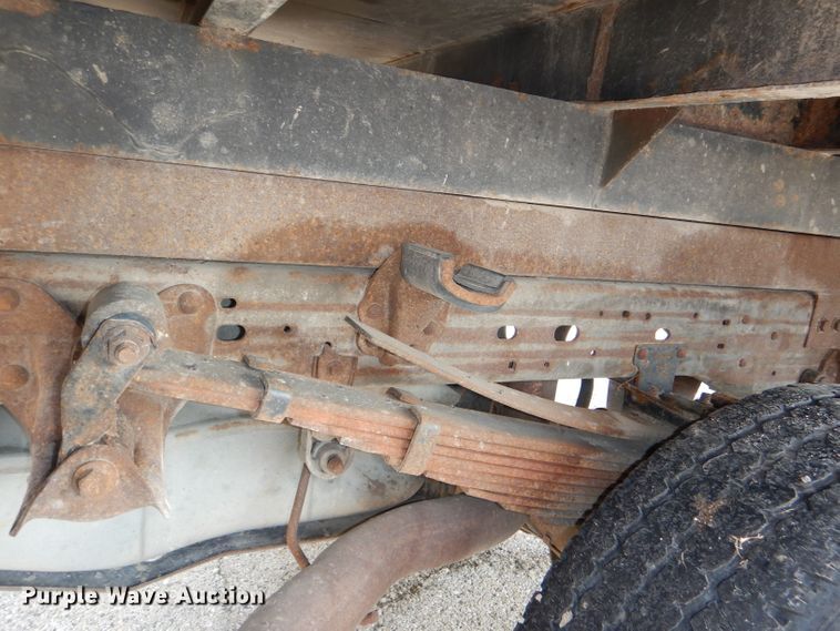 image for item DG4965 2004 Ford F350 Super Duty dump flatbed pickup truck