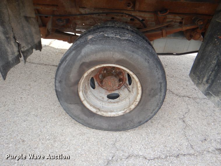 image for item DG4965 2004 Ford F350 Super Duty dump flatbed pickup truck