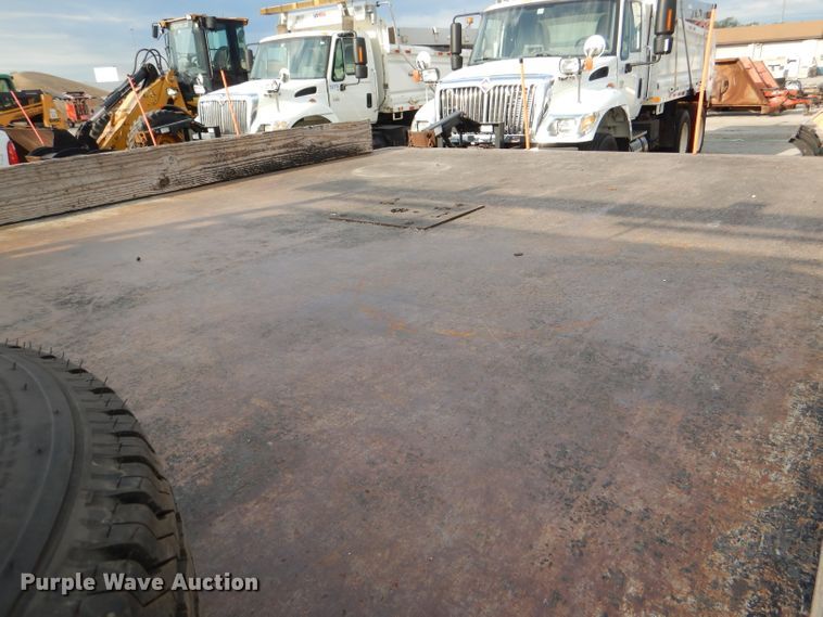 image for item DG4965 2004 Ford F350 Super Duty dump flatbed pickup truck