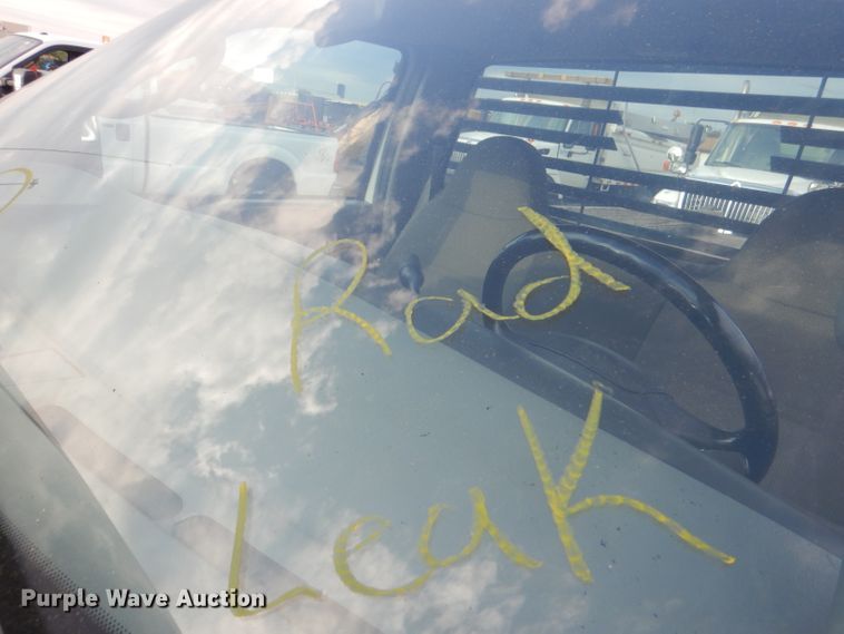 image for item DG4965 2004 Ford F350 Super Duty dump flatbed pickup truck