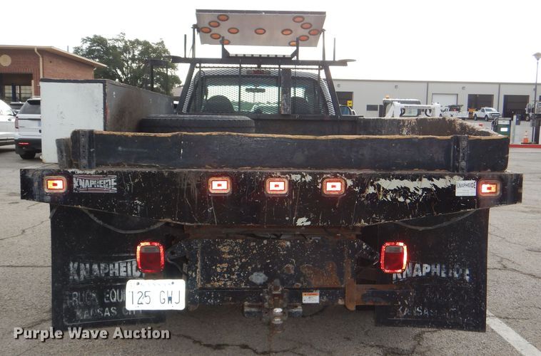 image for item DG4966 2006 Ford F350 Super Duty flatbed pickup truck