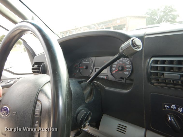 image for item DG4966 2006 Ford F350 Super Duty flatbed pickup truck