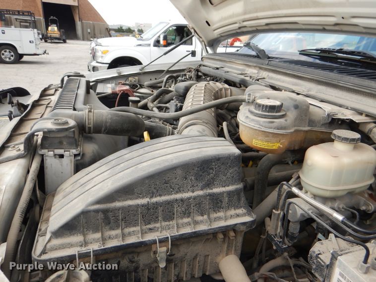 image for item DG4966 2006 Ford F350 Super Duty flatbed pickup truck