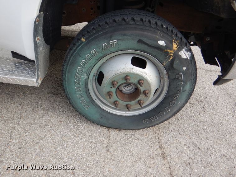 image for item DG4966 2006 Ford F350 Super Duty flatbed pickup truck