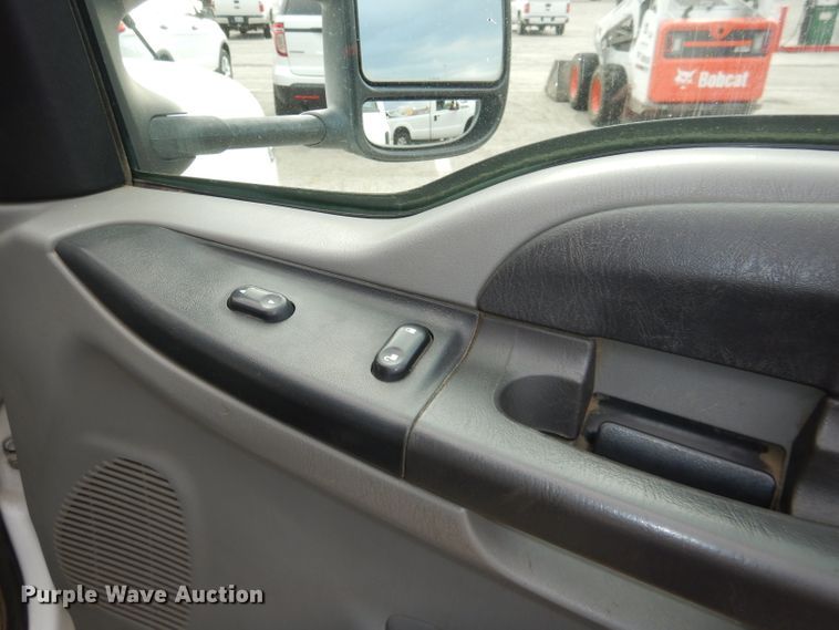 image for item DG4966 2006 Ford F350 Super Duty flatbed pickup truck