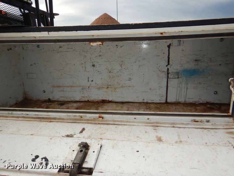 image for item DG4966 2006 Ford F350 Super Duty flatbed pickup truck