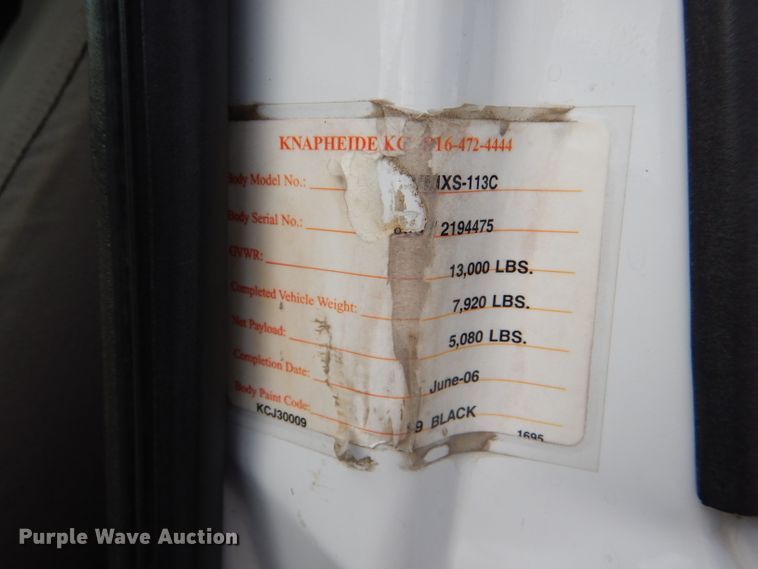 image for item DG4966 2006 Ford F350 Super Duty flatbed pickup truck