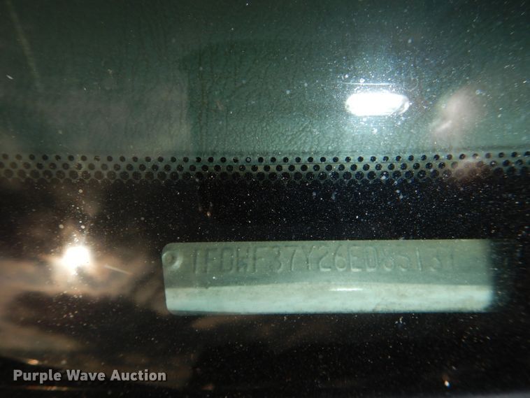 image for item DG4966 2006 Ford F350 Super Duty flatbed pickup truck