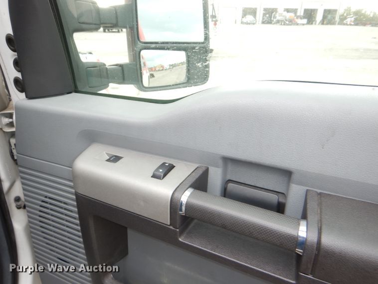 image for item DG4969 2016 Ford F250 Super Duty SuperCab utility pickup truck