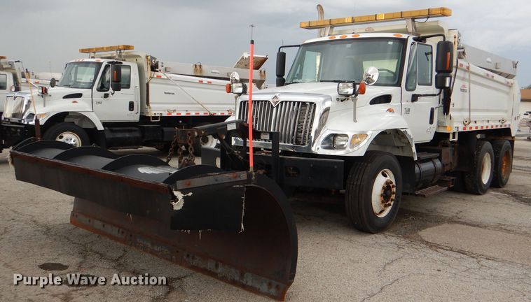 image for item DG4970 2007 International 7400 dump truck