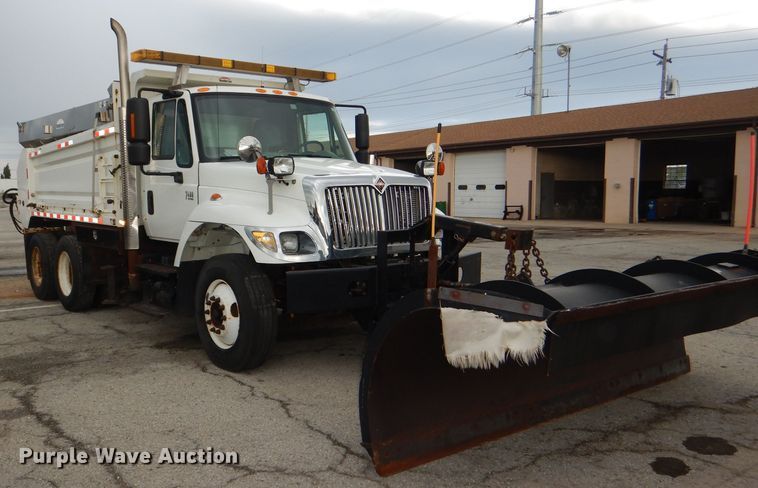 image for item DG4970 2007 International 7400 dump truck