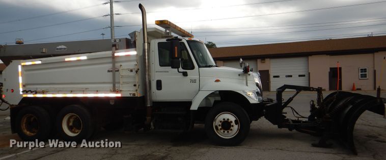 image for item DG4970 2007 International 7400 dump truck