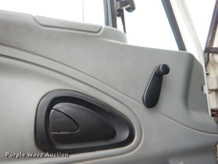 image for item DG4970 2007 International 7400 dump truck